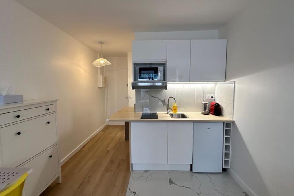 Apartment Super Paris La Defense *